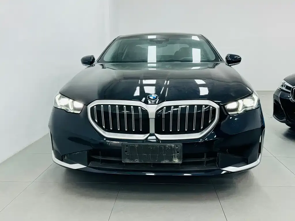 BMW 5 Series — фото 2