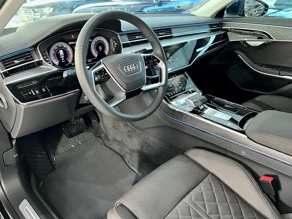 Audi A8 — фото 5