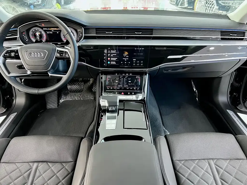 Audi A8 — фото 7