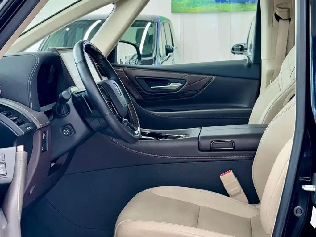 Toyota Vellfire — фото 5