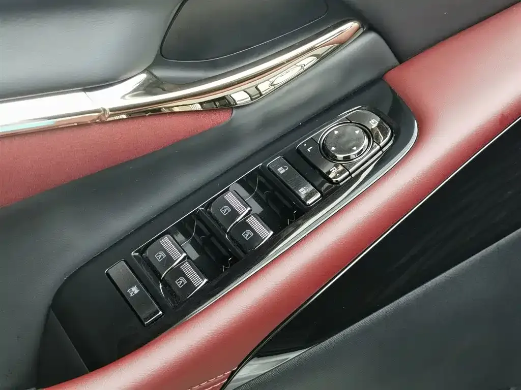 GAC Motor Trumpchi M8 — фото 10