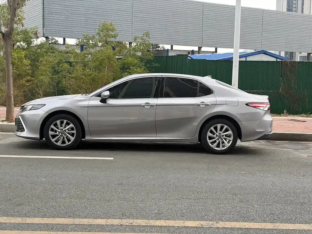Toyota Camry 2023 из CN, фото 7