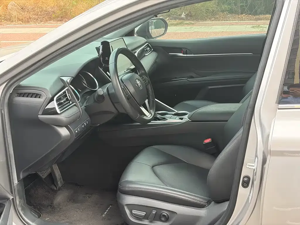 Toyota Camry 2023 из CN, фото 4