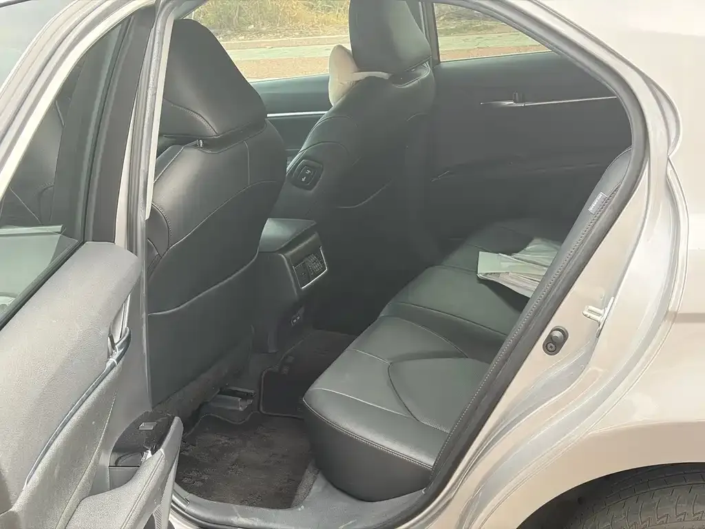 Toyota Camry 2023 из CN, фото 3