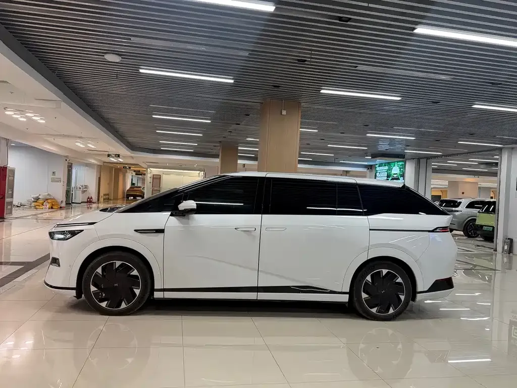 XPeng X9 2024 из CN, фото 6