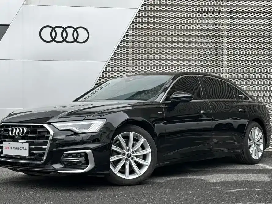 Audi A6L — фото 1