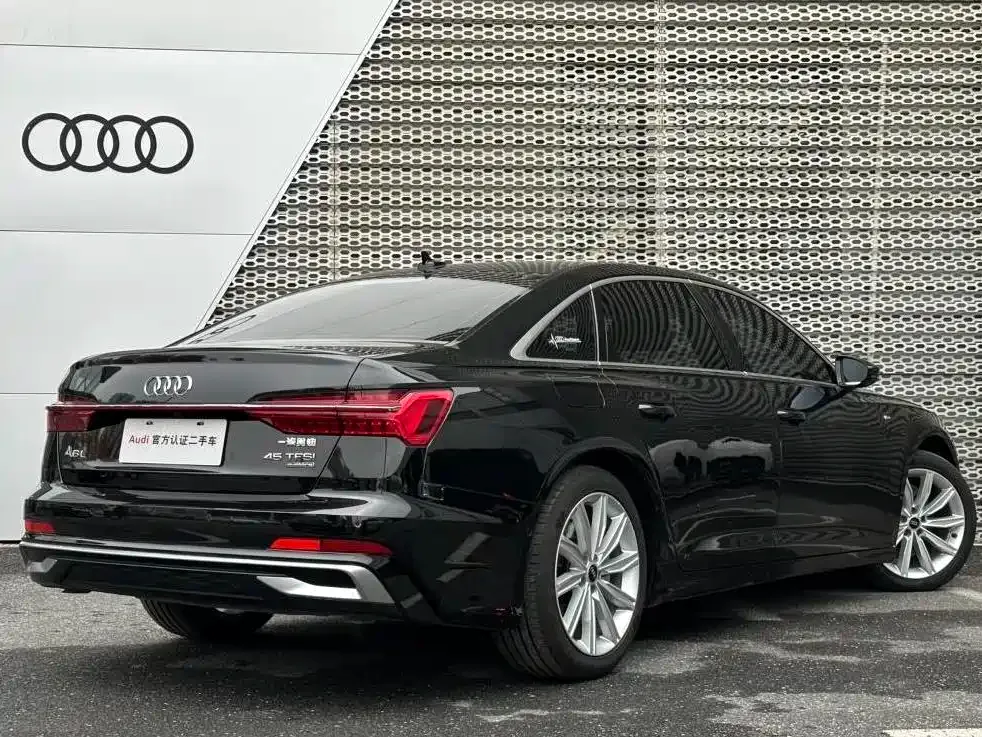 Audi A6L — фото 9