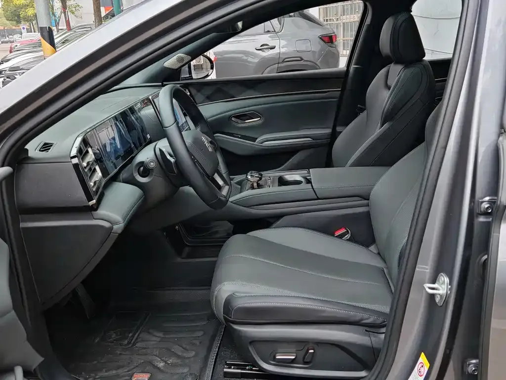 BYD L EV 2025 из CN, фото 10