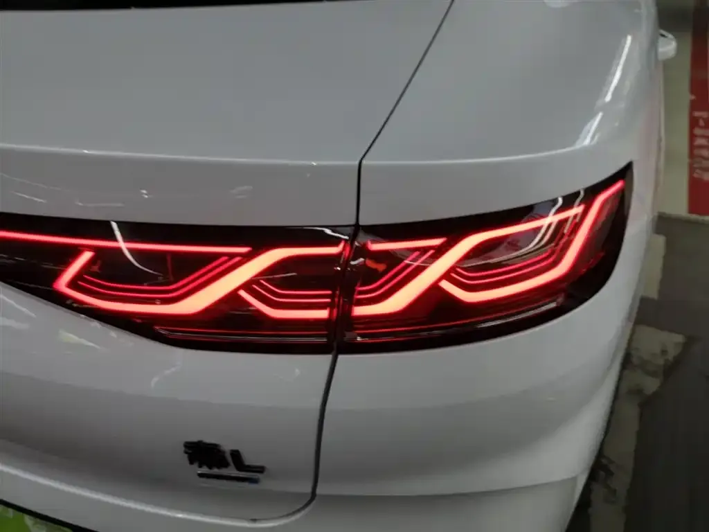 BYD Qin L — фото 2