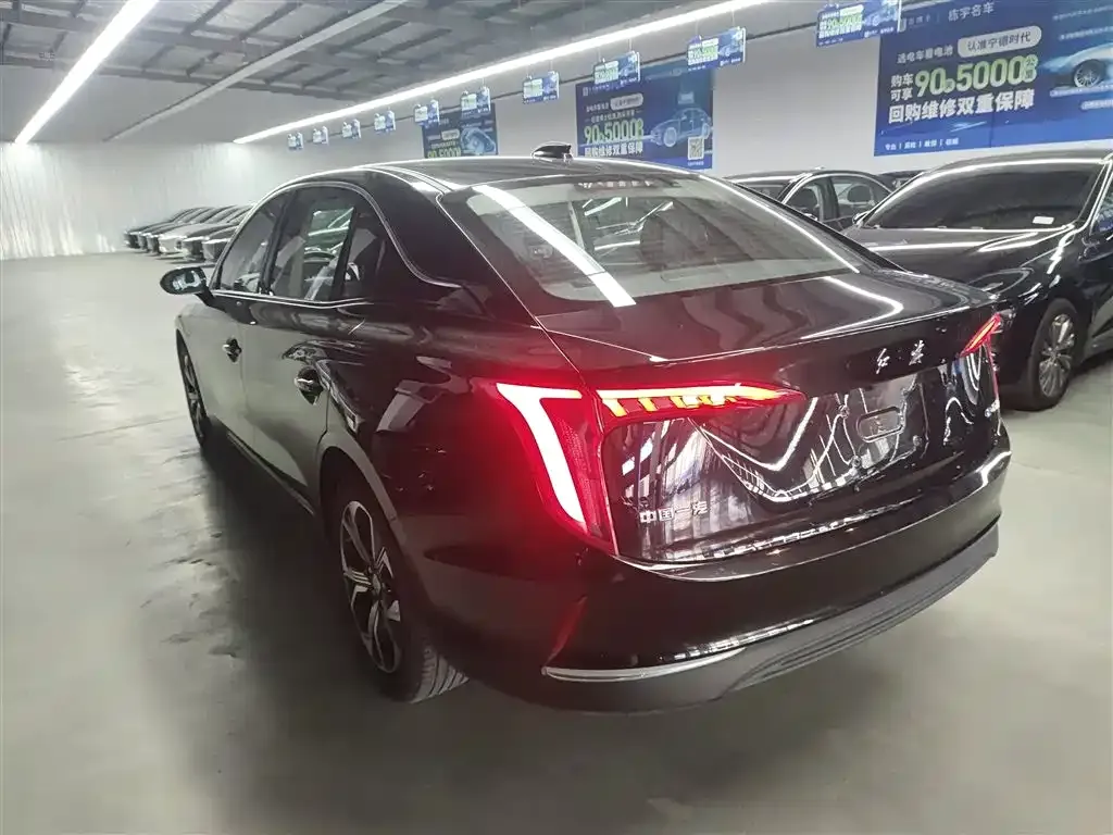 Hongqi E-QM5 2024 из CN, фото 10