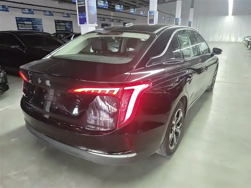 Hongqi E-QM5 2024 из CN, фото 8