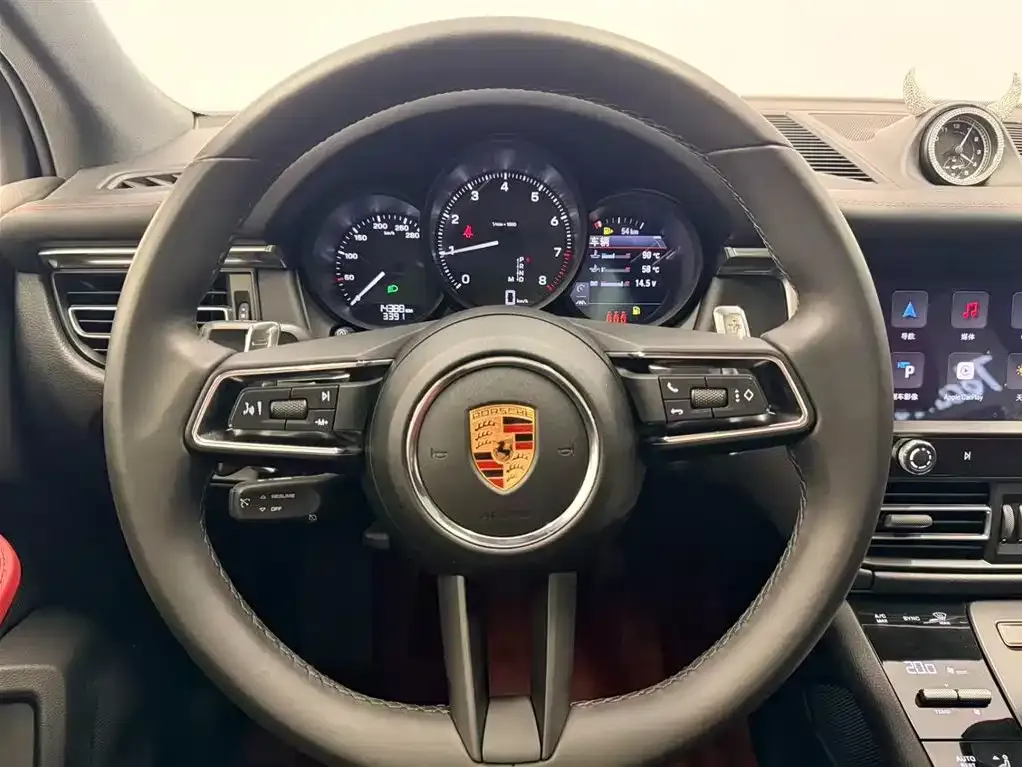Porsche Macan — фото 10