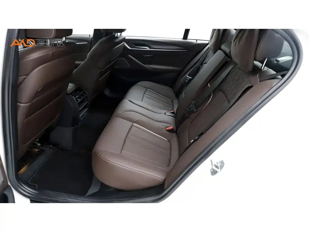 BMW 5 Series New Energy — фото 4