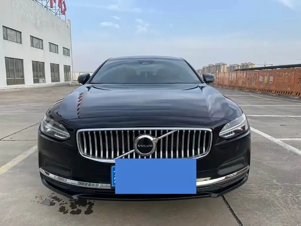 Volvo S90 — фото 1