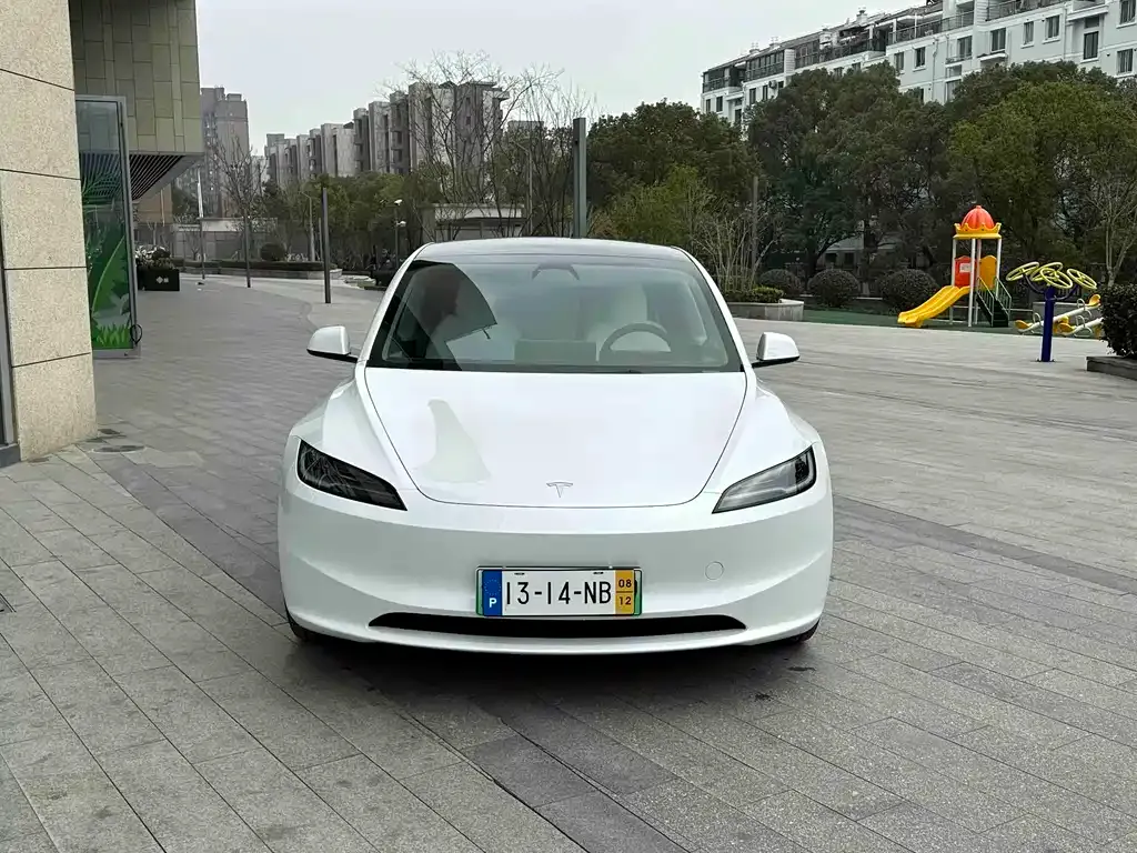 Tesla Model 3 — фото 9