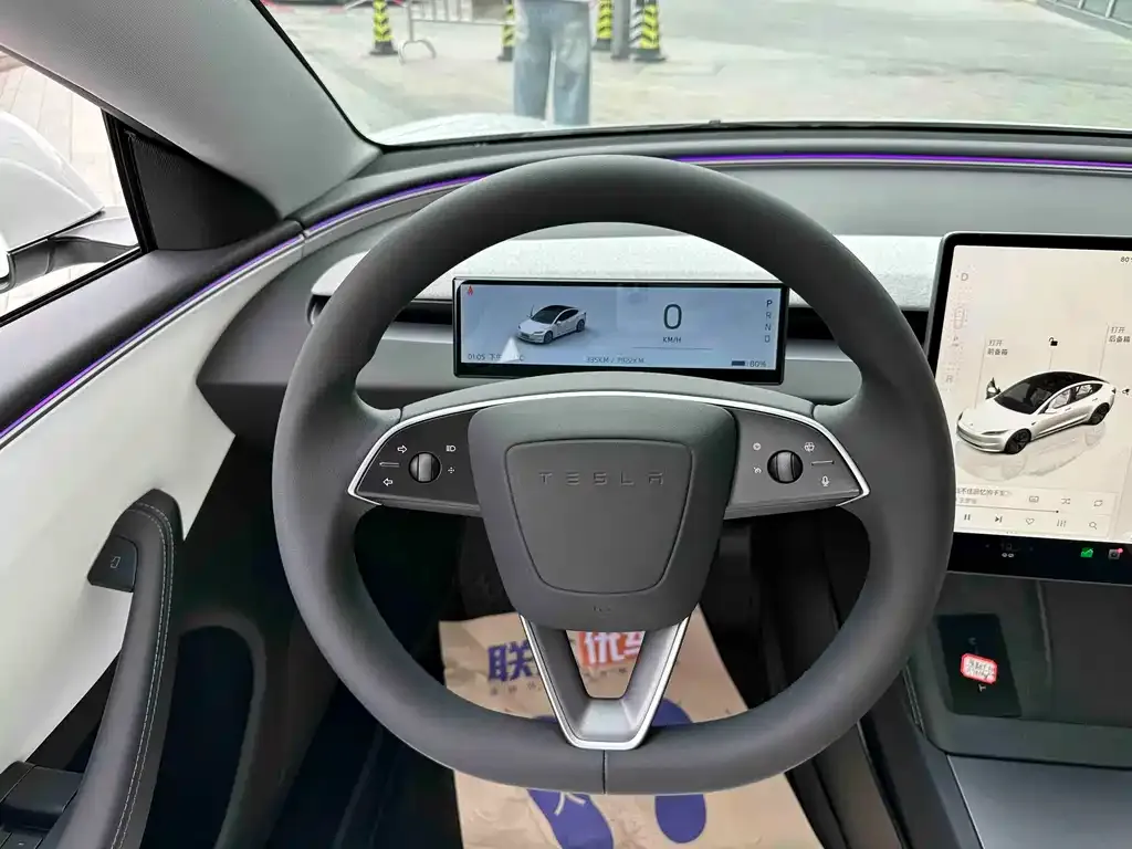 Tesla Model 3 — фото 6