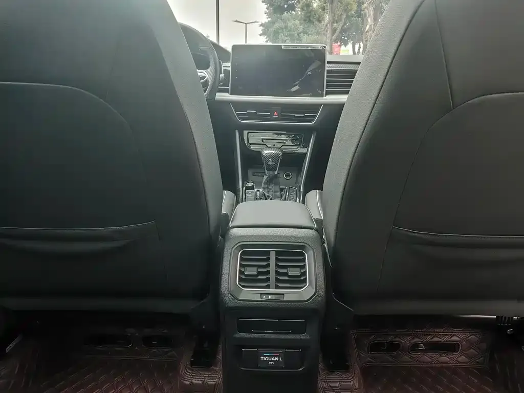 Volkswagen Tiguan L 2021 из CN, фото 3
