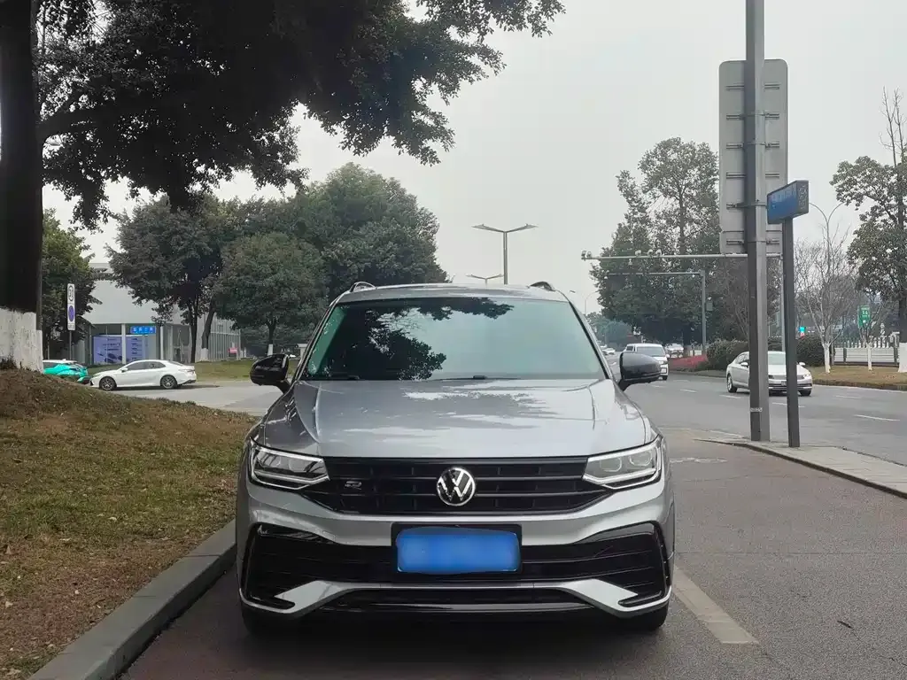 Volkswagen Tiguan L 2021 из CN, фото 9