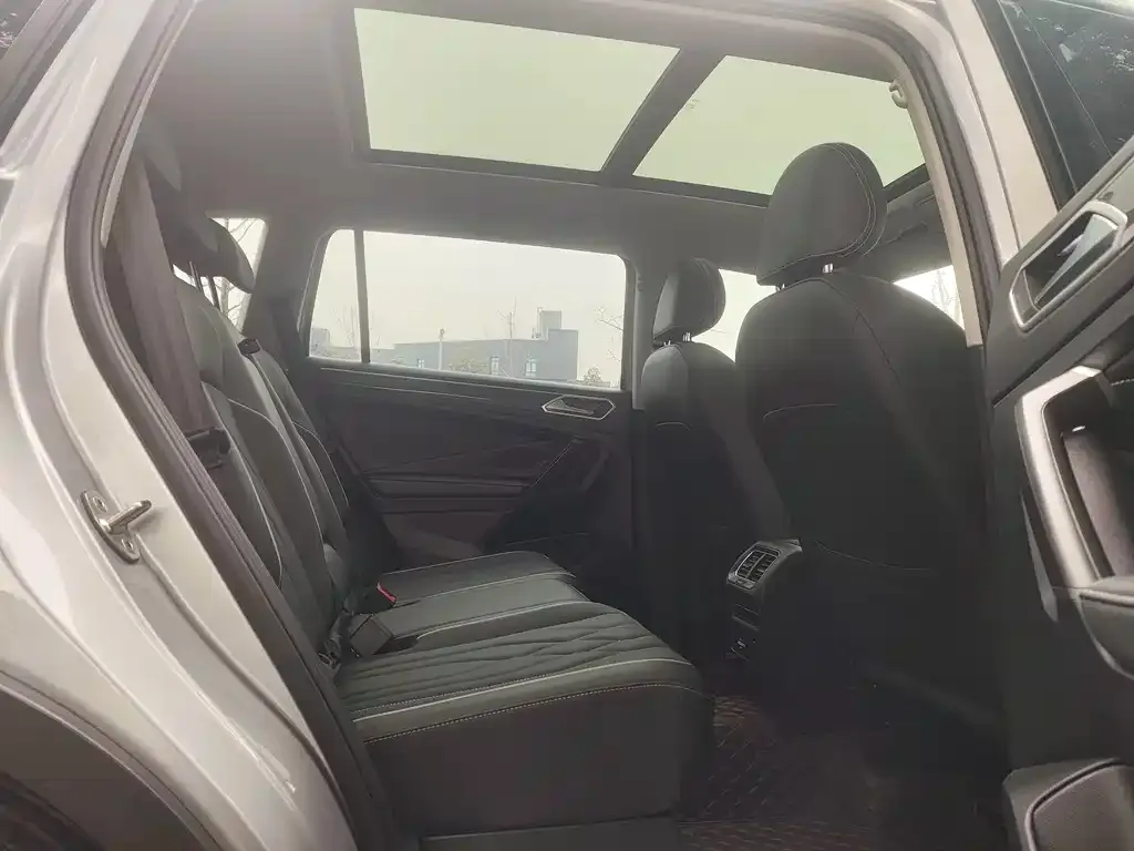 Volkswagen Tiguan L 2021 из CN, фото 4
