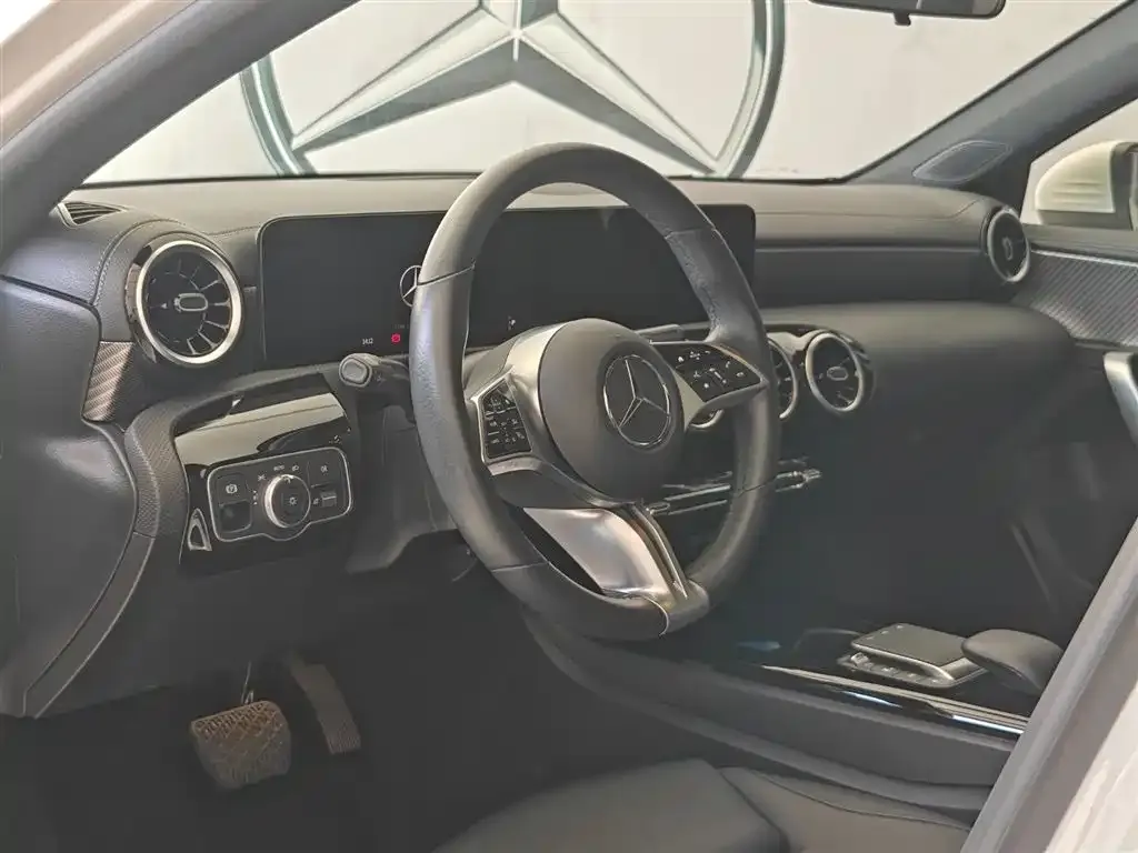 Mercedes-Benz A-Class — фото 10