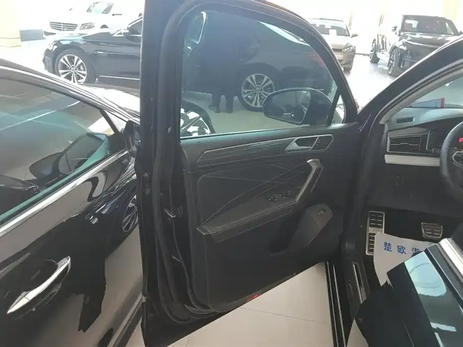 Volkswagen Tiguan L 2022 из CN, фото 8