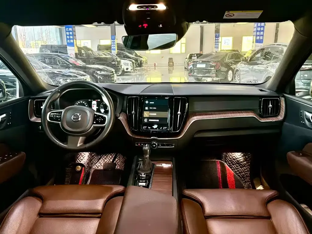 Volvo XC60 2021 из CN, фото 2