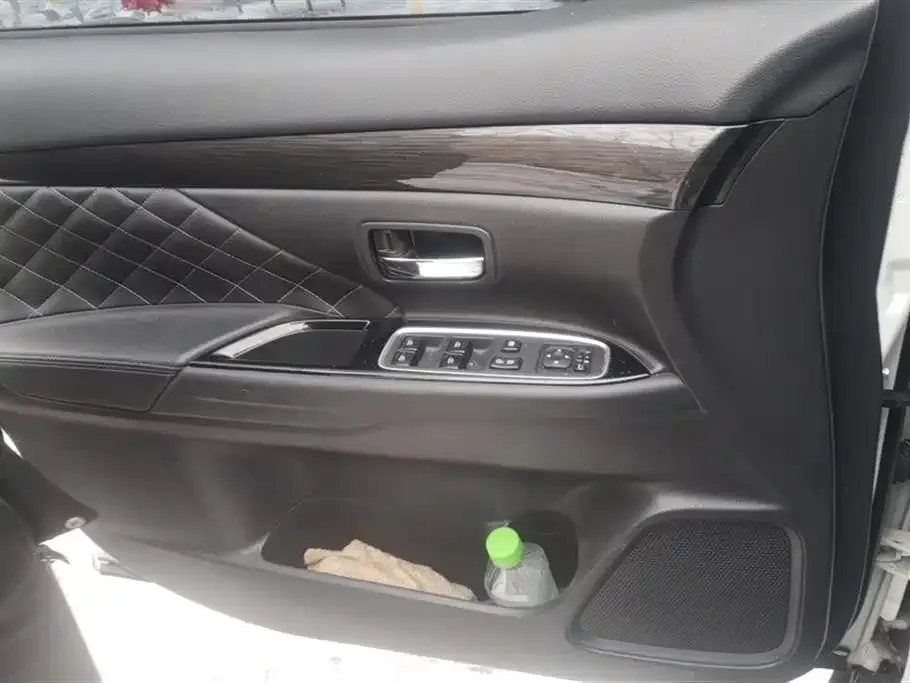 Mitsubishi Outlander 2021 из CN, фото 4