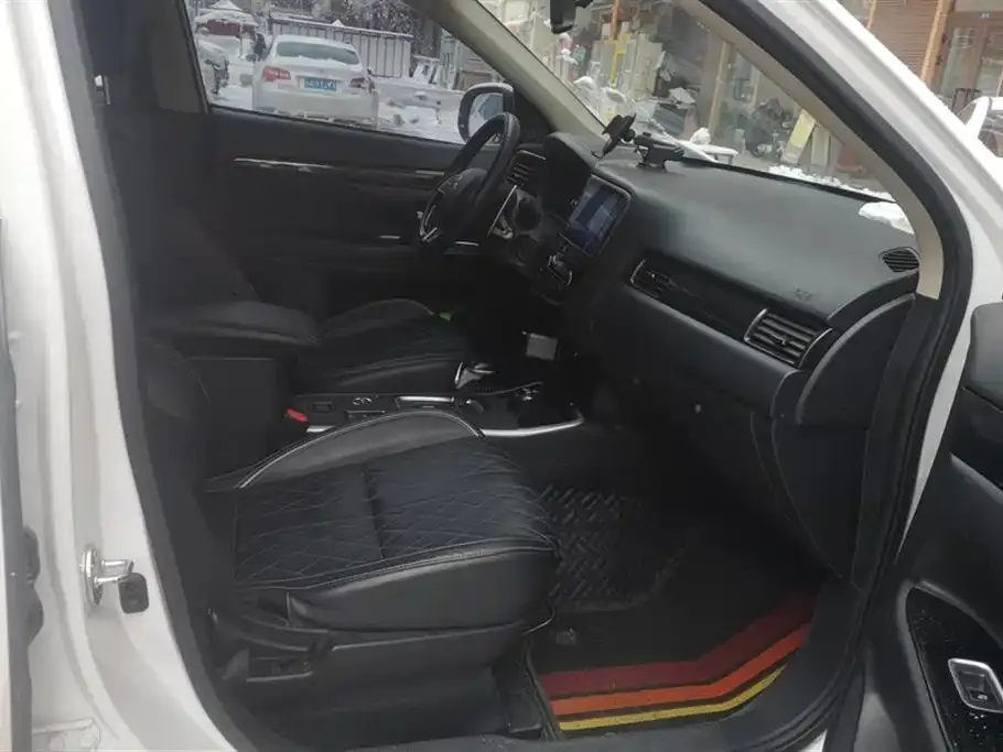 Mitsubishi Outlander 2021 из CN, фото 3