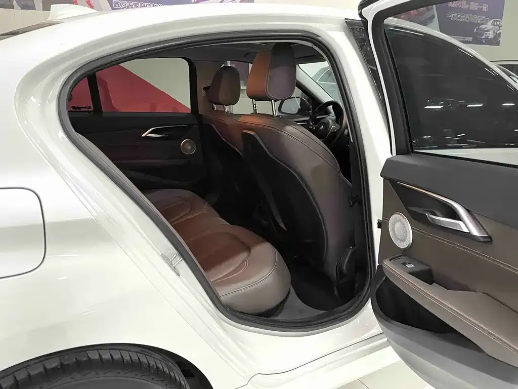 BMW 1 Series 2022 из CN, фото 7