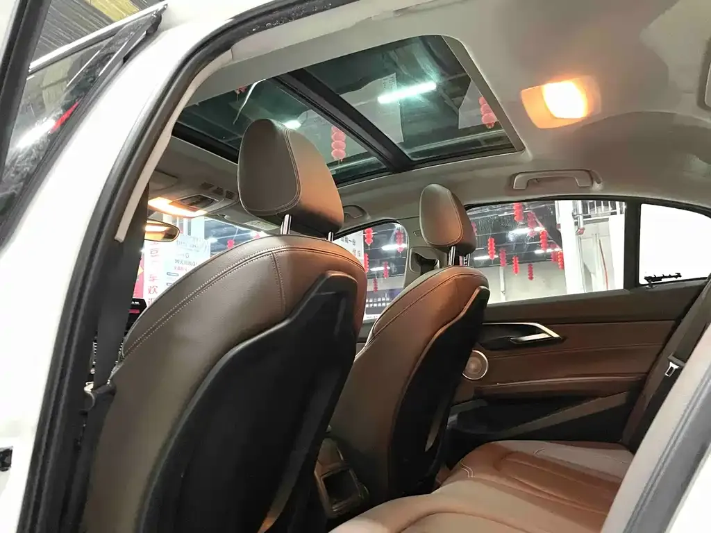 BMW 1 Series 2022 из CN, фото 3