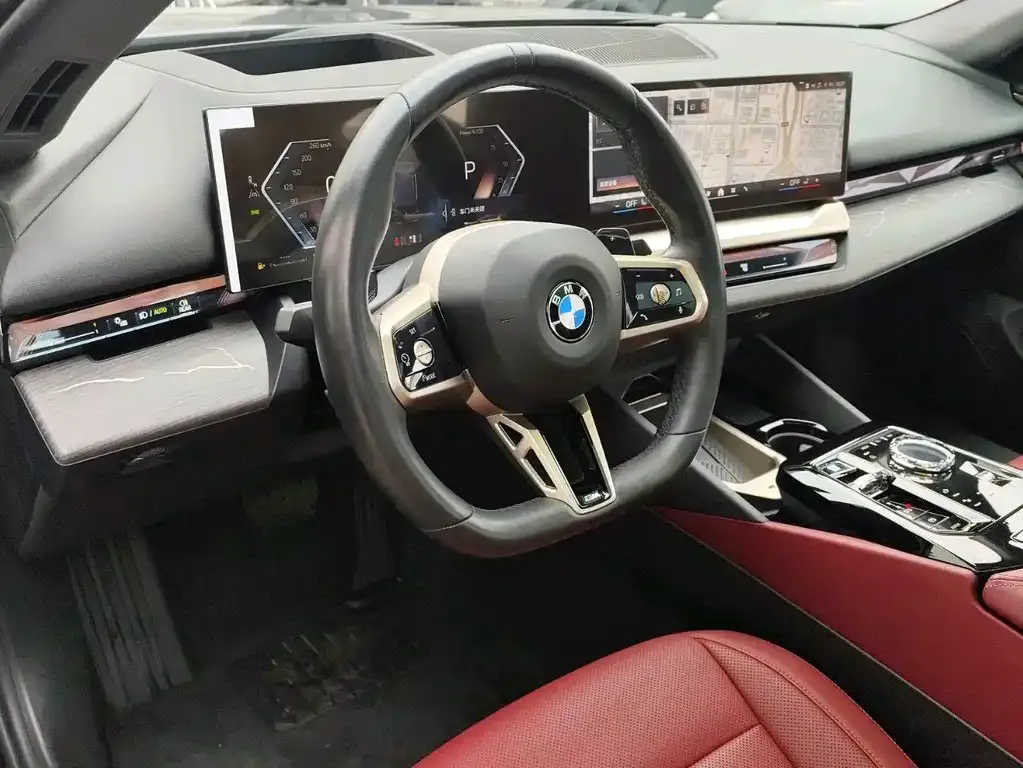 BMW 5 Series 2025 из CN, фото 6