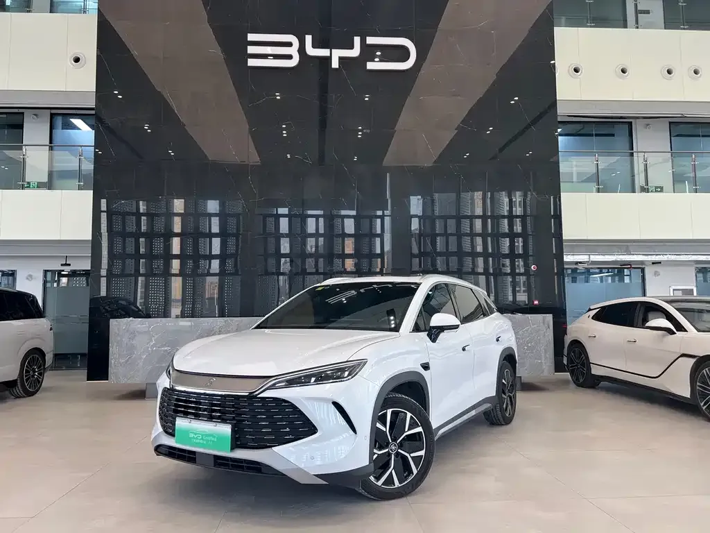 BYD L DM-i — фото 1