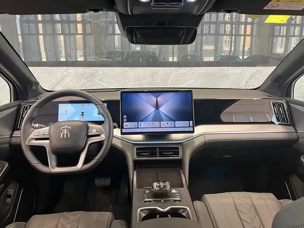 BYD L DM-i — фото 3