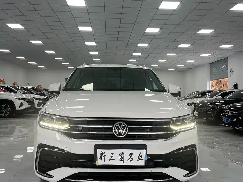 Volkswagen Tiguan L 2022 из CN, фото 4