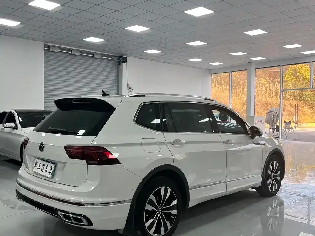 Volkswagen Tiguan L 2022 из CN, фото 5