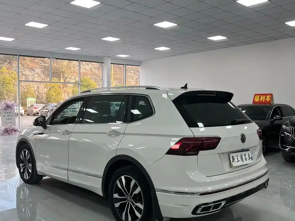Volkswagen Tiguan L 2022 из CN, фото 3