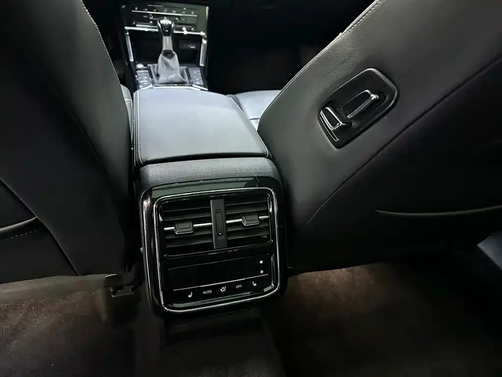 Volkswagen Passat — фото 6