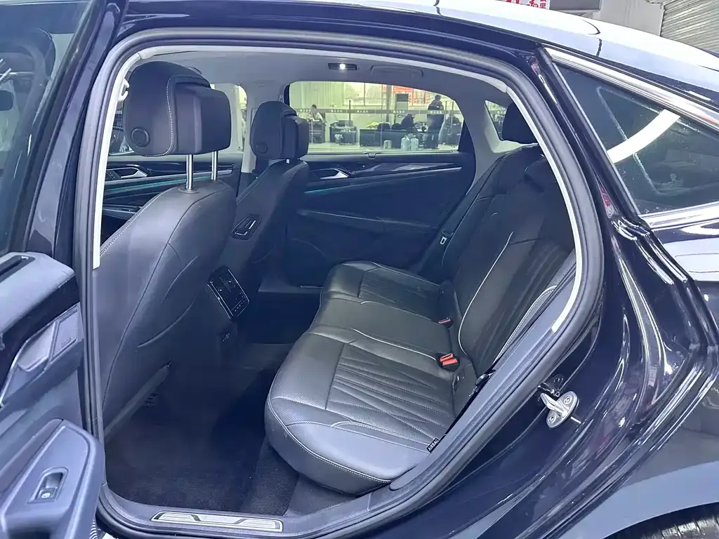 Volkswagen Passat — фото 9