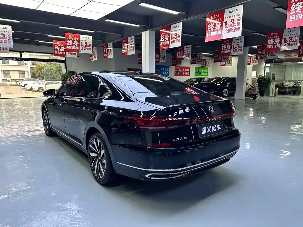 Volkswagen Passat — фото 7