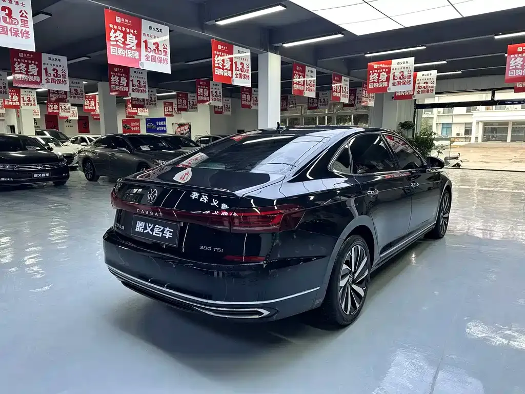 Volkswagen Passat — фото 10
