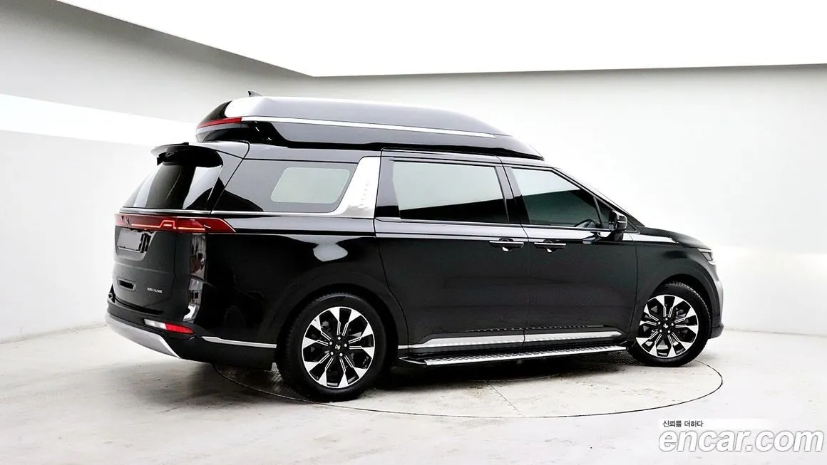 Kia Carnival — фото 10