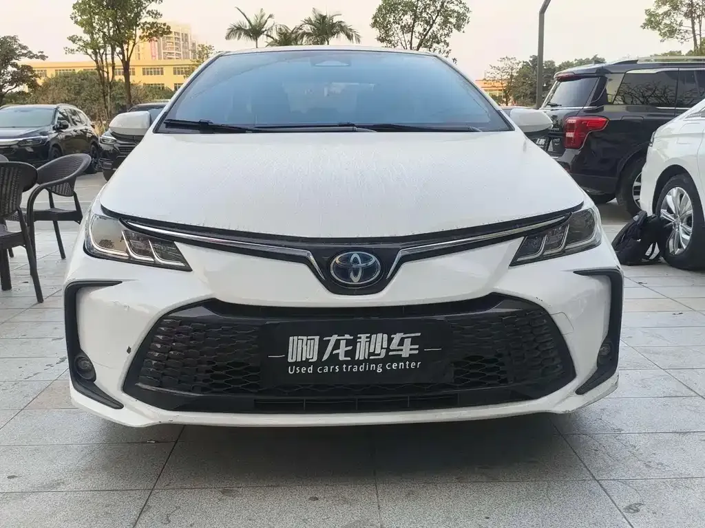 Toyota Corolla — фото 5