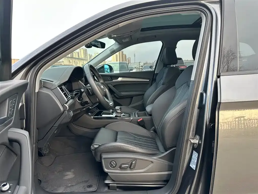 Audi Q5L 2022 из CN, фото 2