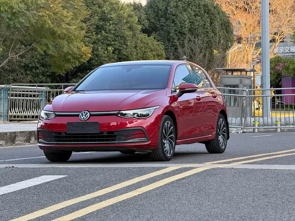 Volkswagen Golf 2022 из CN, фото 1