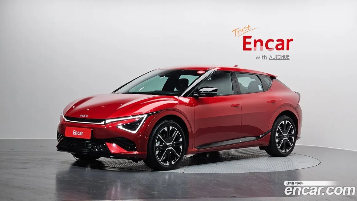 Kia EV6 — фото 1