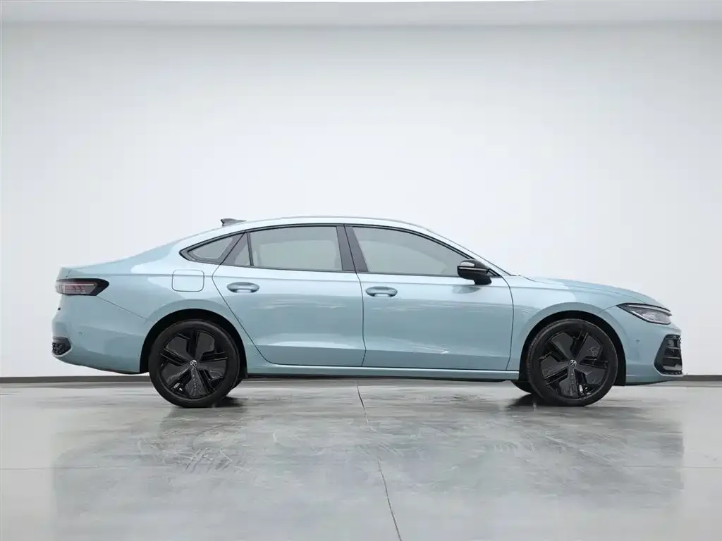 Volkswagen Passat 2024 из CN, фото 5