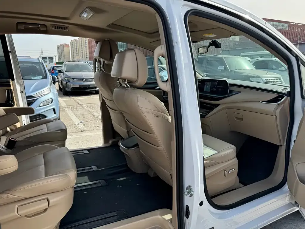 Buick GL8 Hybrid — фото 7