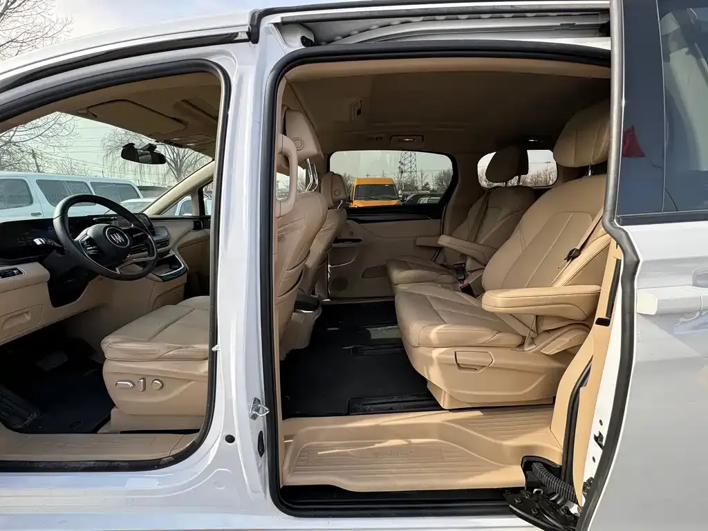 Buick GL8 Hybrid — фото 9