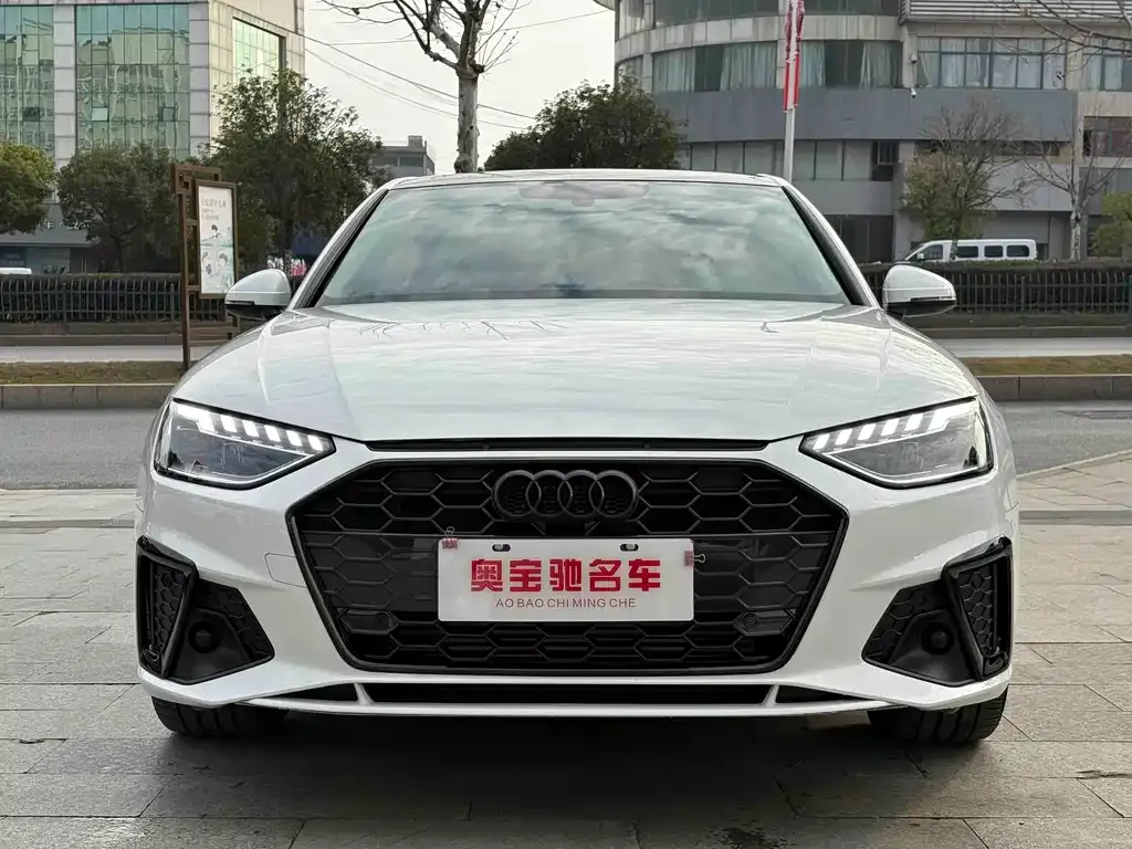 Audi A4L 2023 из CN, фото 2