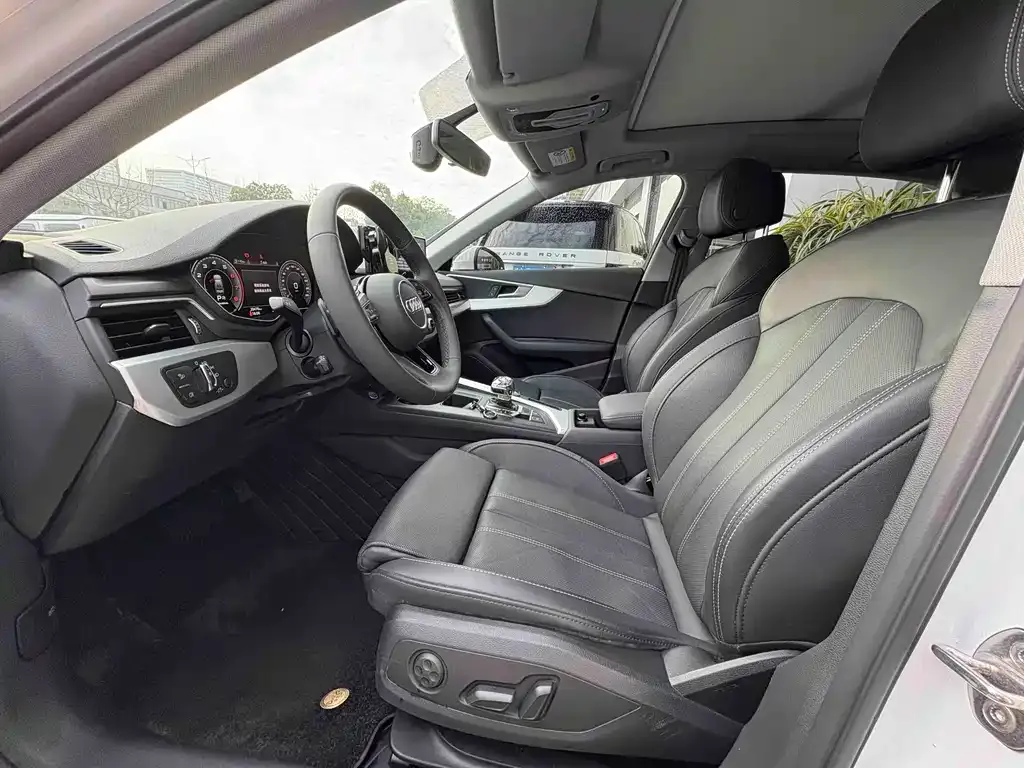 Audi A4L 2023 из CN, фото 8